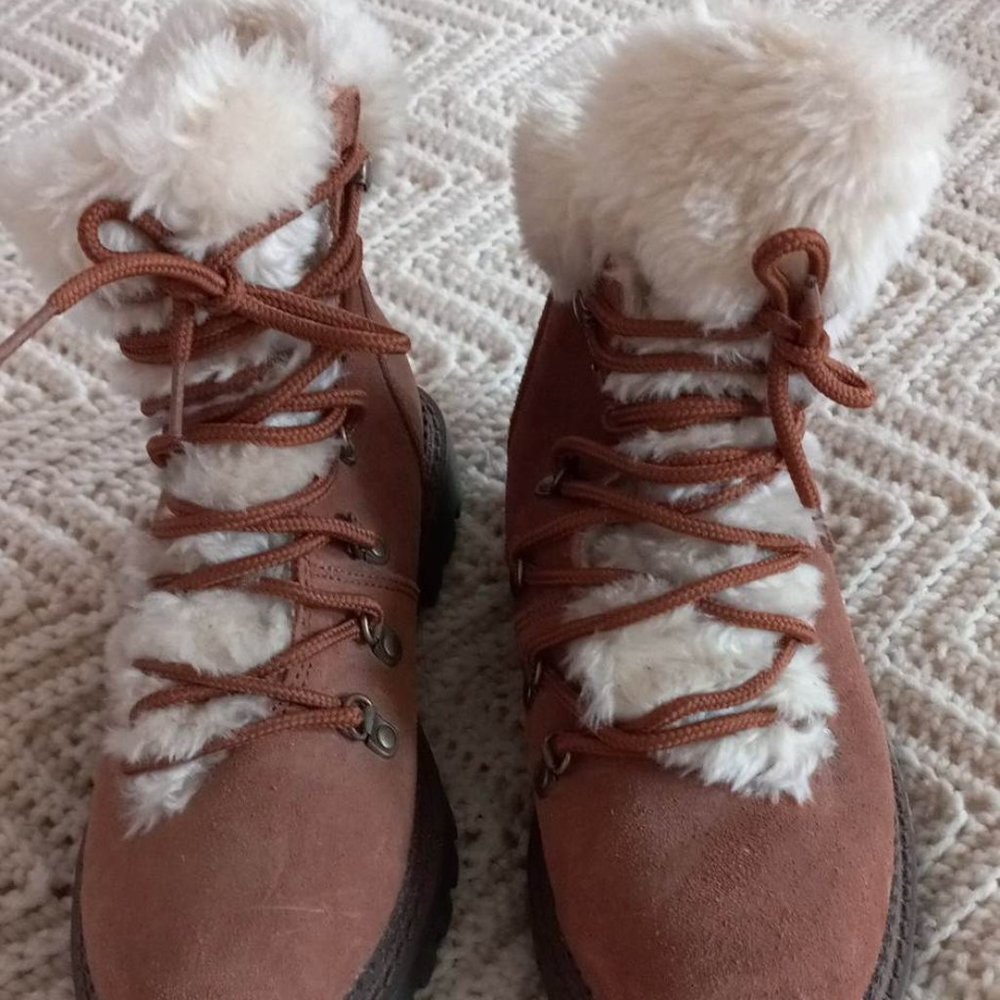 Ciao! Sport Boots Size 6.5 Brown Suede Leather Snow Hiking Darcey booties